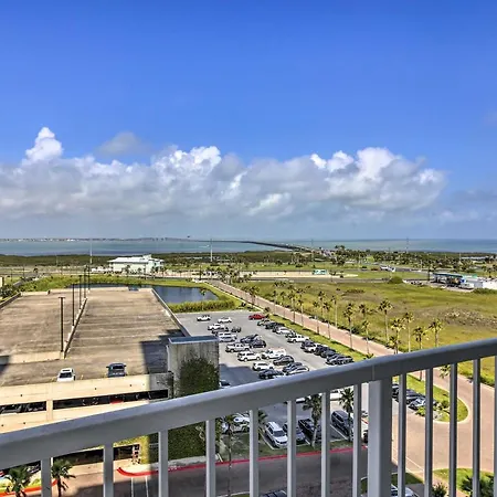 South Padre Island Retreat With Beach Access!